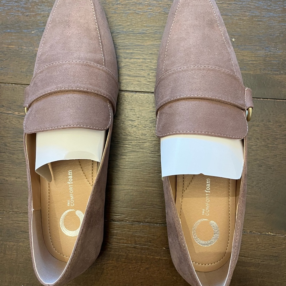 Ladies dress flats size 8.5 (US size)